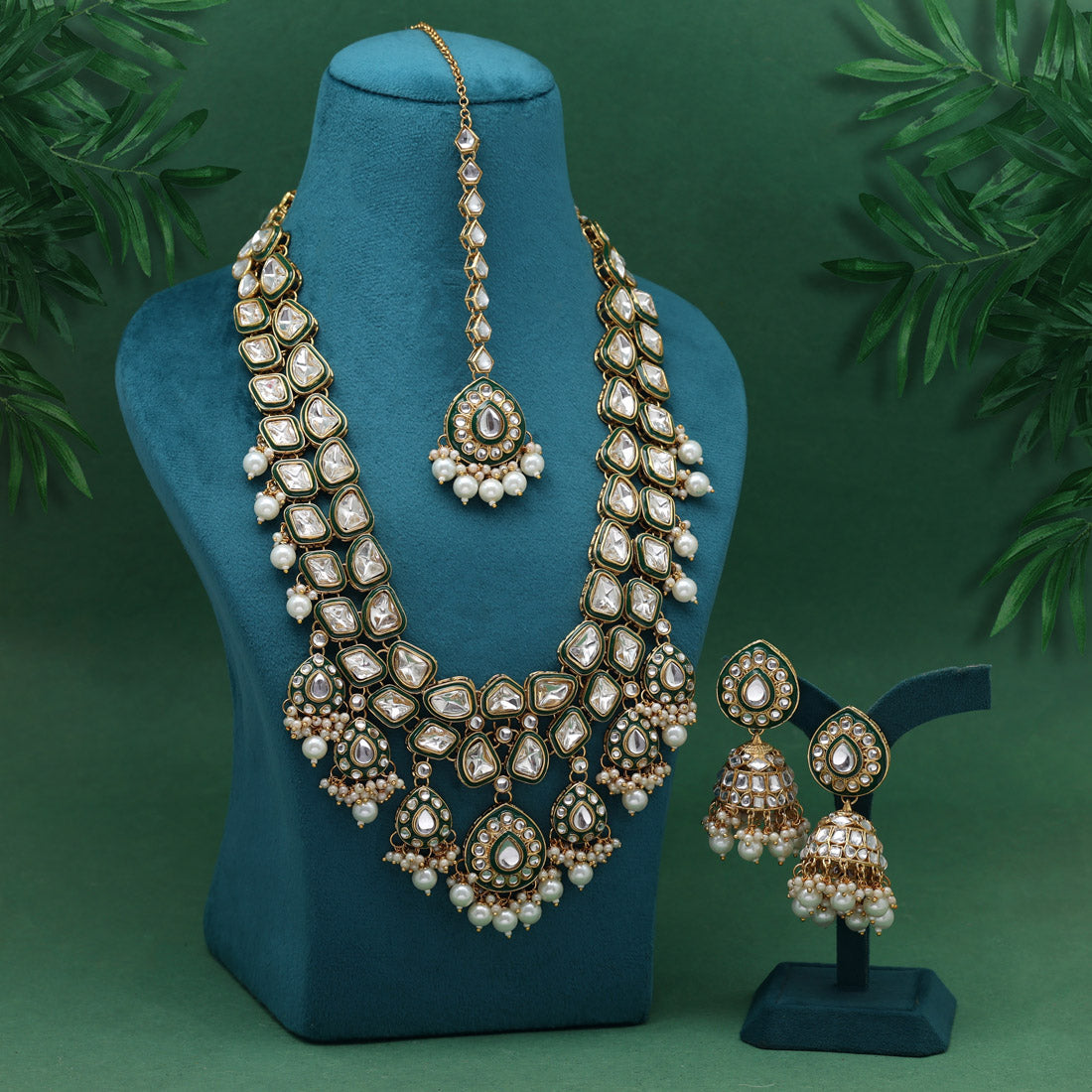 Antique Gold Finish Emerald Kundan Bridal Necklace