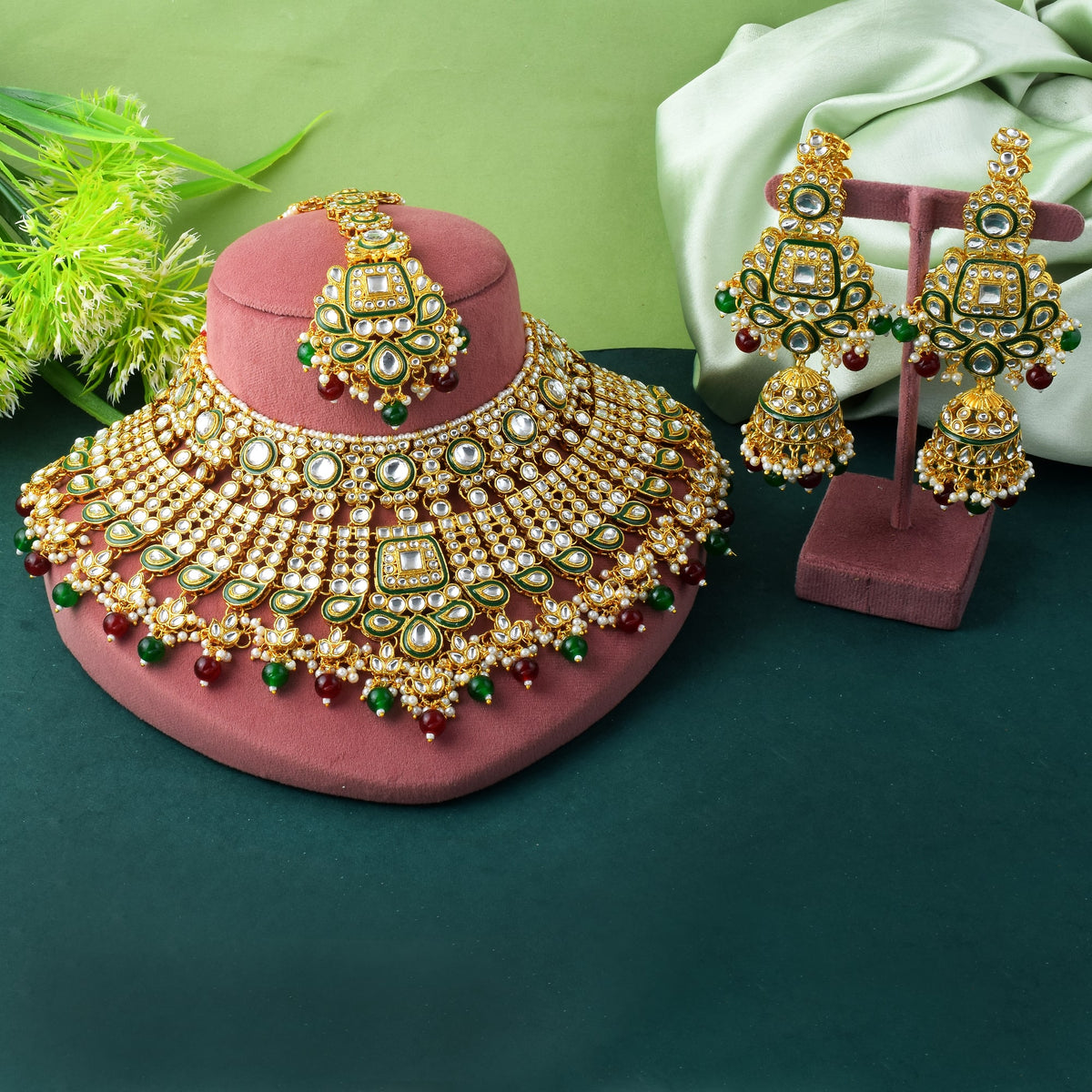Emerald Green Kundan Bridal Choker Set with Earrings & Maang Tikka