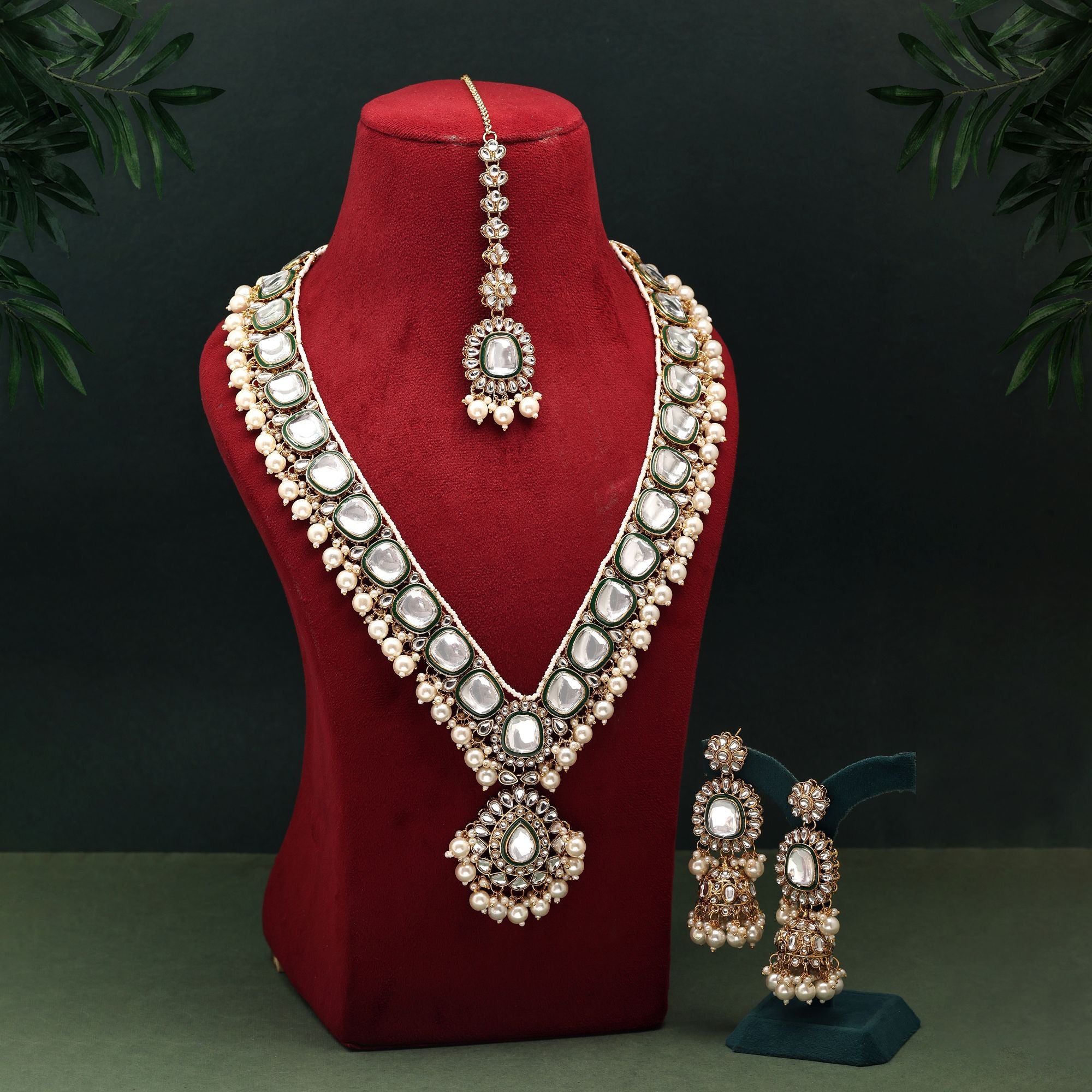 Beautiful White Color Kundan Necklace Set Perfect For Brides, Parties, And Cultural Celebrations