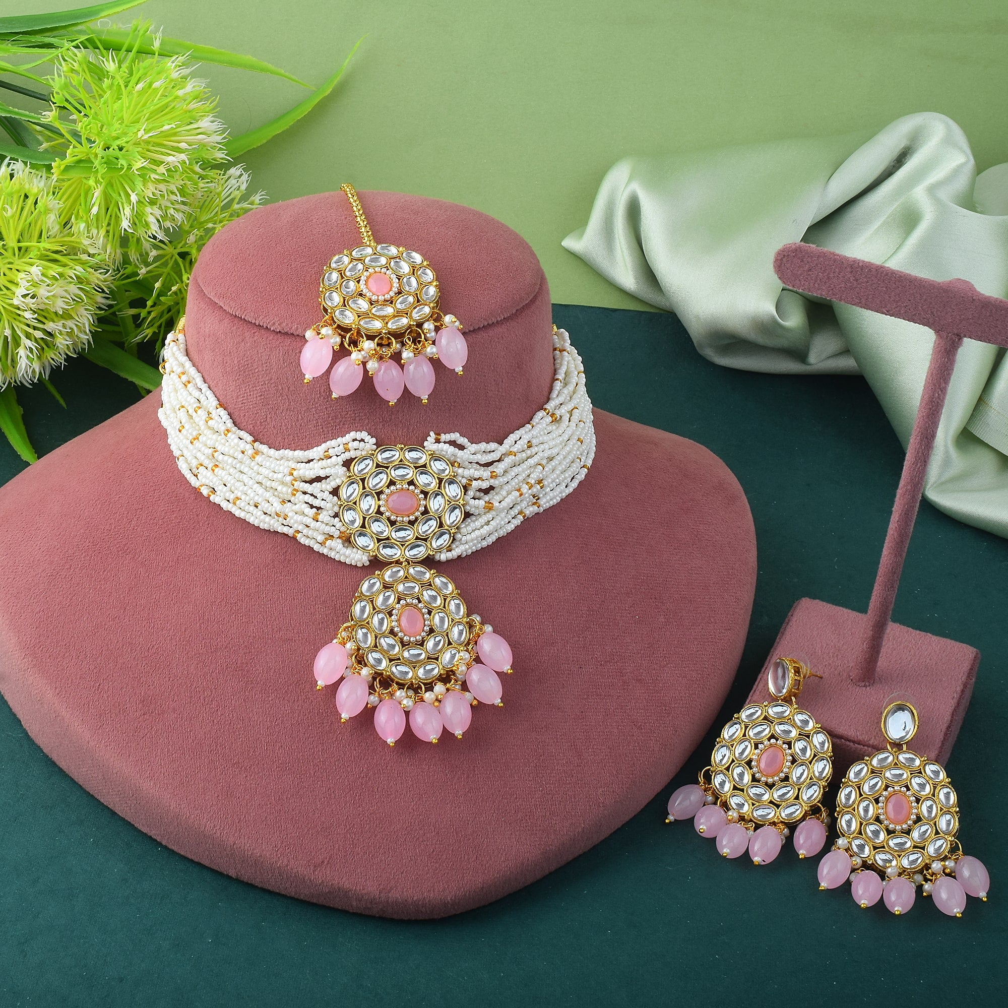 Stylish Pink Color Choker Kundan Necklace Set For Trendy Look