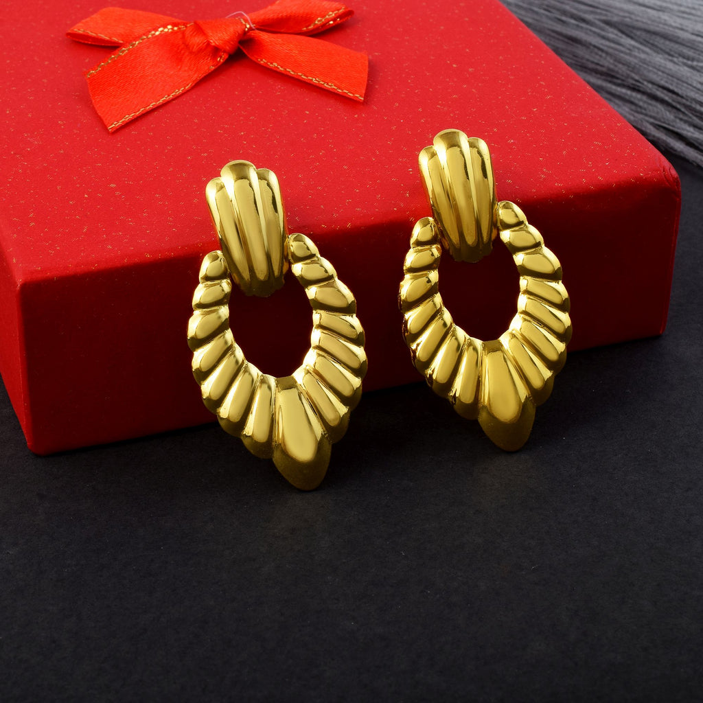 regal twist earrings